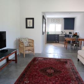 Gorgeous 1-bedroom Sandton flat