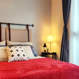Spacious Cozy Unit Steps Away from Major Malls with Parking and Washer Dryer for Family, Long Stay and WFH