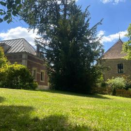 Les écuries du château, Hotel in Boissy-Saint-Léger