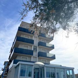 Hotel Sayonara، فندق في سينِغاليا