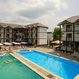 Villa MARINA, khách sạn ở Solotvyno
