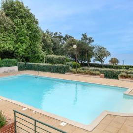 Appart à 100m de la plage - piscine pour 4