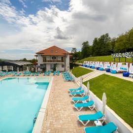 Domeniul Terraqua, hotel u gradu Miceşti
