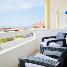 Catarina House - Baleal Beach, Balcony, Pool, hotel a Ferrel