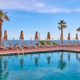 Universal Hotel Romantica، فندق في كولونيا سانت جوردي