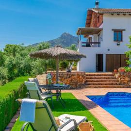 Casa La Buhardilla del Gastor by Ruralidays