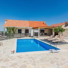 Gorgeous Home In Popovici