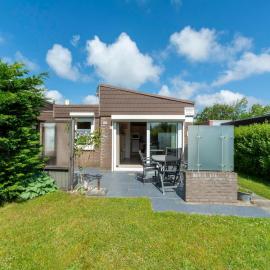 Bungalow near Beach and Forest in De Blenck, hotel in Callantsoog