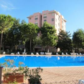 M441 - Marcelli, moderno trilocale in residence con piscina, hotel a Marcelli