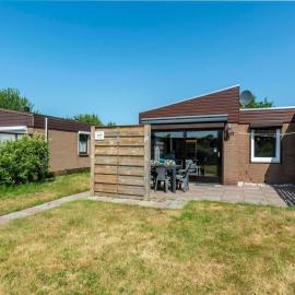 De Blenck 67 family-friendly bungalow, hotel in Callantsoog