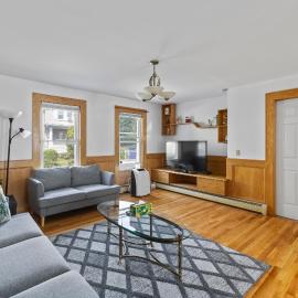 17 Cozy&Spacious 3 bedroom home in Malden with window AC, מלון במאלדן