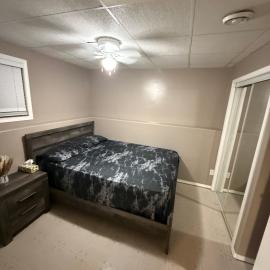 1 Bedroom spacious basement, хотел в Кенора