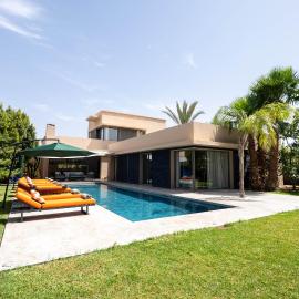Charmante villa de 4CH avec piscine privée - Proche du Beldi Country Club, khách sạn ở Marrakech
