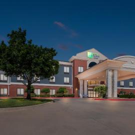 Holiday Inn Express & Suites Perry by IHG, hotel i Perry