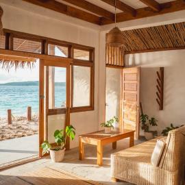 Oinan Beach Villa, hotel a Tua Pejat