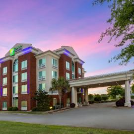 Holiday Inn Express and Suites Newberry by IHG, מלון בניוברי