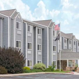 Microtel Inn & Suites by Wyndham Hazelton/Bruceton Mills: Hazelton şehrinde bir otel