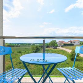 Azur Properties ap51, hotel in Shkorpilovtsi