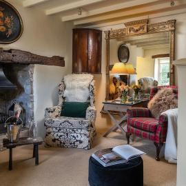 Storehouse Cottage, hotel in Penrhyn Bay