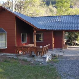 Cabaña para 6 personas camino a Termas de Chillán – hotel w mieście Pinto