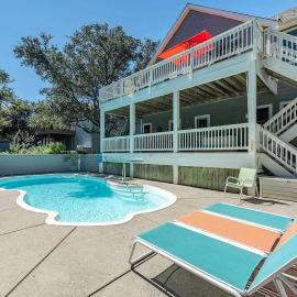 Sound Views Pool Hot Tub Game Room Club Access, hotel u gradu 'Corolla'