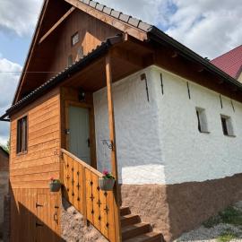 Chalupa Daša-tiny house, מלון בTrstené