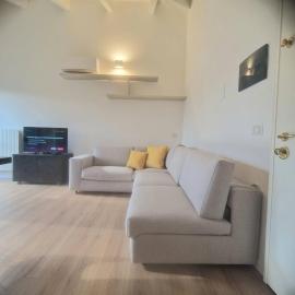 Modern Flat 1 near the Swiss Border in Viggi, hotel di Viggiù