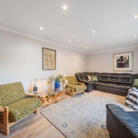 Cosy 3 BEDROOM Home with Garden, Ealing