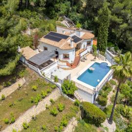 Villa Vista in Alcalali with swimmingpool and view