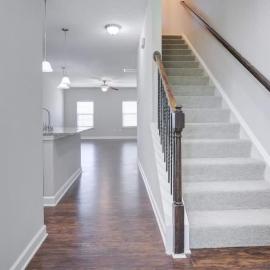 Upscale King 3BR Townhouse in Pineville, hotel v destinaci Charlotte