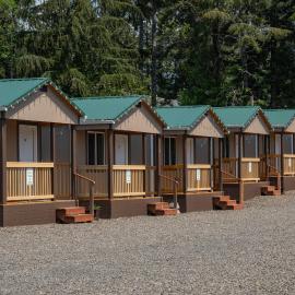 Far West Cabin-Tiny Homes Rental、フォークスのホテル