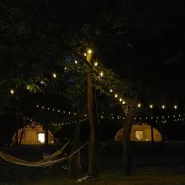 Glamping Riverside Skadar lake, hotel en Železnička Stanica Zeta