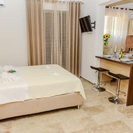 Akrata studio, hotel in Paralía Akrátas