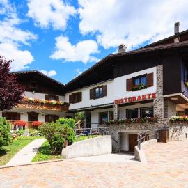 Hotel Edelweiss con Ristorante Note di Gusto, hotel em Forni di Sopra
