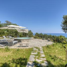 Villa Luce del Sol with Pool - L - Happy Rentals