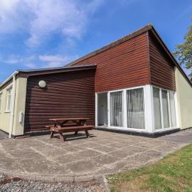 Harcombe House Accessible Pet Free Bungalow Sleeps 6 – hotel w mieście Newton Abbot