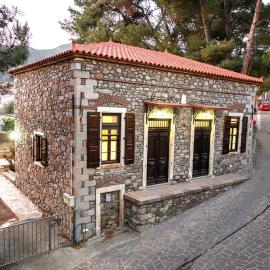 Galinos-traditional house B، فندق في إريسو