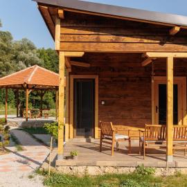 Brvnara Dadi, hotel en Sukovo