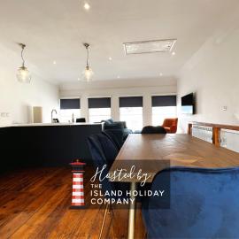 Cross Street Apartment