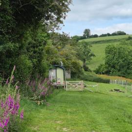 Usk Valley Shepherd's Hut、クンブランのホテル