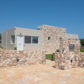 Stone&Sea Kos Retreat Oasis - Cozy Stone Villa, hotel in Kos Town