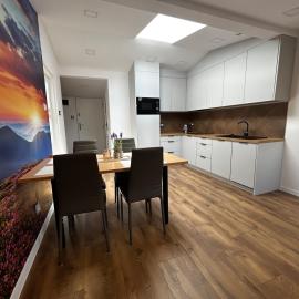 Loft Apartments Bielawa "Wschód Słońca" Polskie Como Góry Sowie, hotel a Bielawa