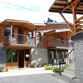 Ushba House, khách sạn ở Mestia