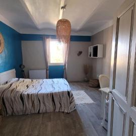 Les Yumboes, hotel i Rousson