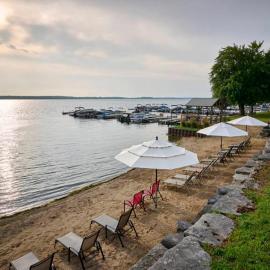 Bobcaygeon Shores Cottage Resort, hotel v destinaci Kawartha Lakes