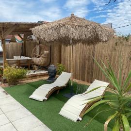 Maisonnette climatisée avec piscine et plage à 6mn, hotel en Labenne