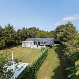 Awesome Home In Tarm With Wifi, hotel u gradu Tarm