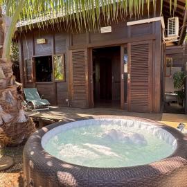 Chalet Bali, avec SPA et proche lagon, hotel v destinácii Saint-Gilles-les-Bains