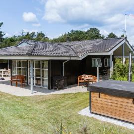 3 Bedroom Lovely Home In Knebel