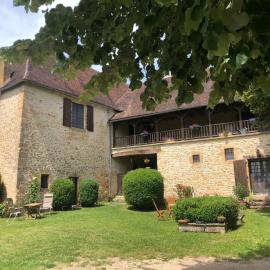 Aux Deux Lys, hotel in Plazac